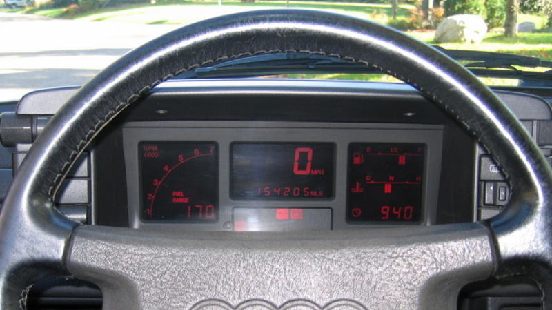 Illustration for article titled Hey, Car Companies — Here's How To Get Digital Gauges Right